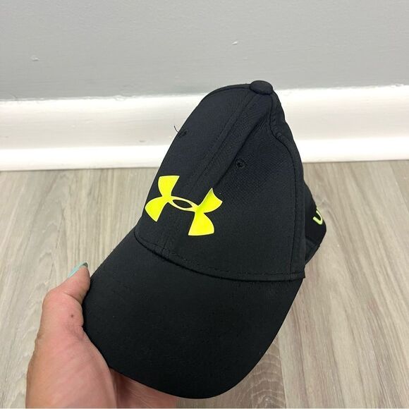 Under Armour Hat Kids S/M Black and Neon Yellow Logo Baseball Cap - Picture 1 of 4